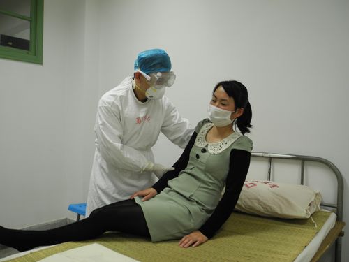 福州经济技术开发区医院举行h7n9禽流感应急处置模拟演练